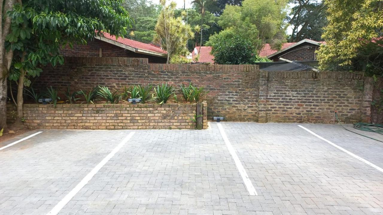 Kruger'S Guest House White River Exterior photo